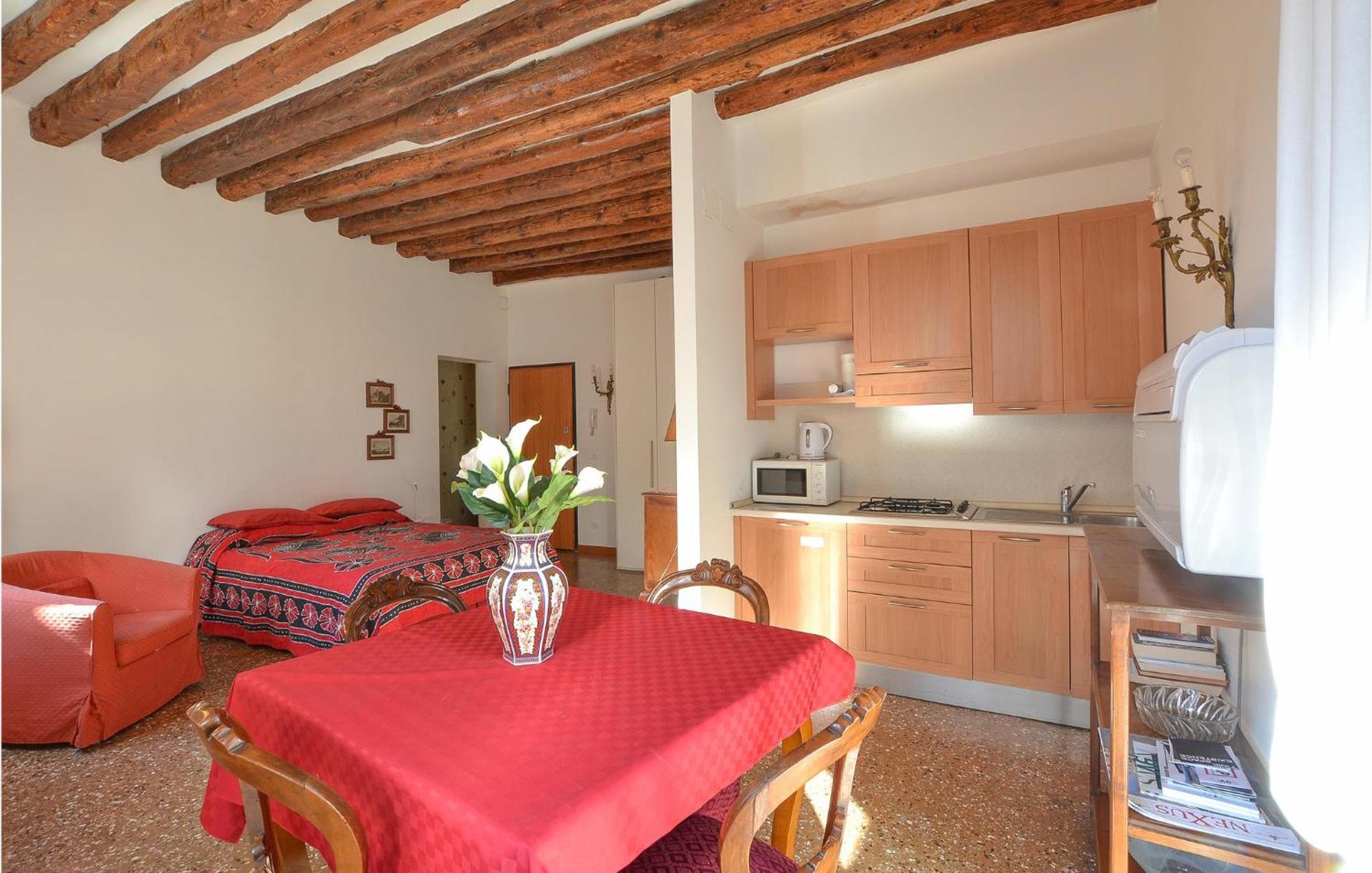 Stunning Apartment In Venezia With Kitchenette Extérieur photo