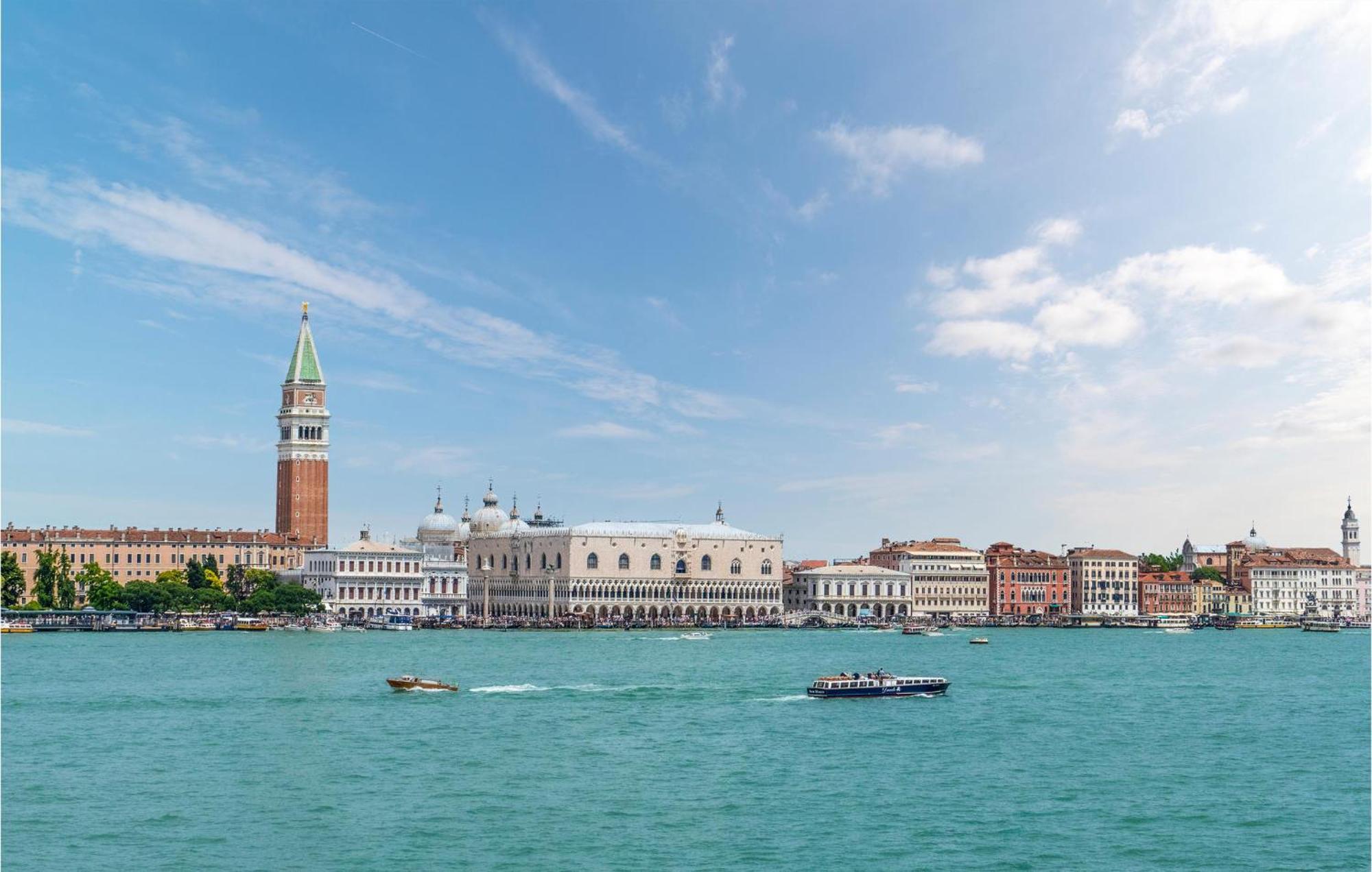 Stunning Apartment In Venezia With Kitchenette Extérieur photo